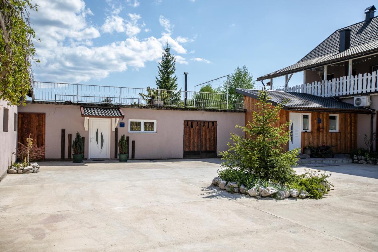 Sumski Dvori Apartment Ogulin Bagian luar foto