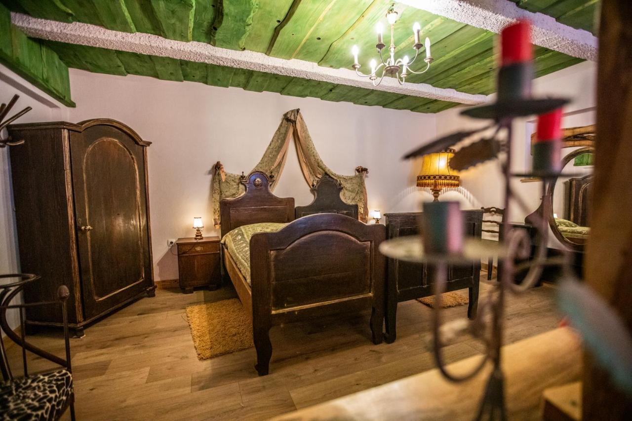 Sumski Dvori Apartment Ogulin Bagian luar foto