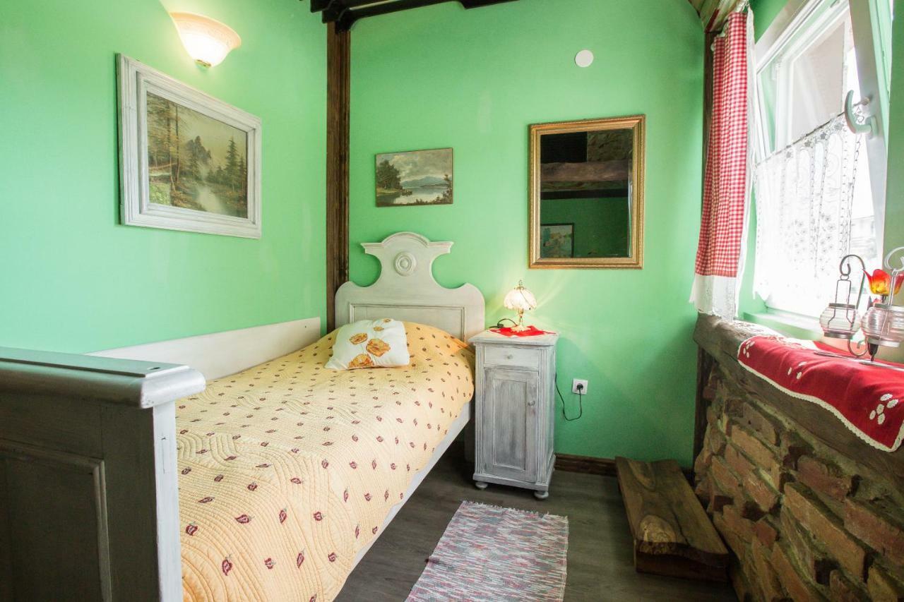 Sumski Dvori Apartment Ogulin Bagian luar foto