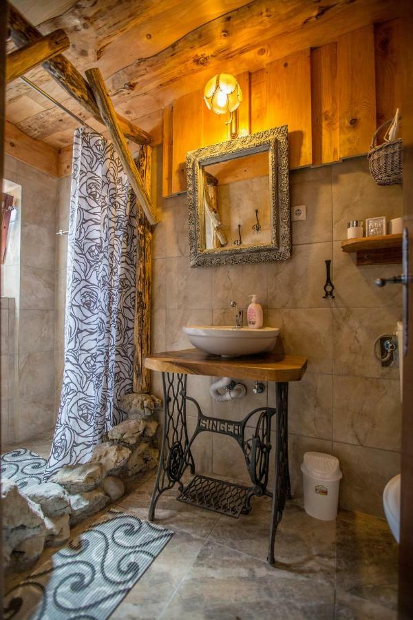 Sumski Dvori Apartment Ogulin Bagian luar foto